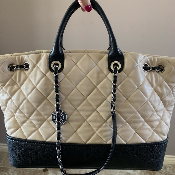 Original Channel bag . - Picture 1 of 6